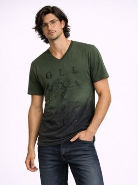 GUESS Green & Black Ombré Graphic V-Neck Cotton Tee - Size Small